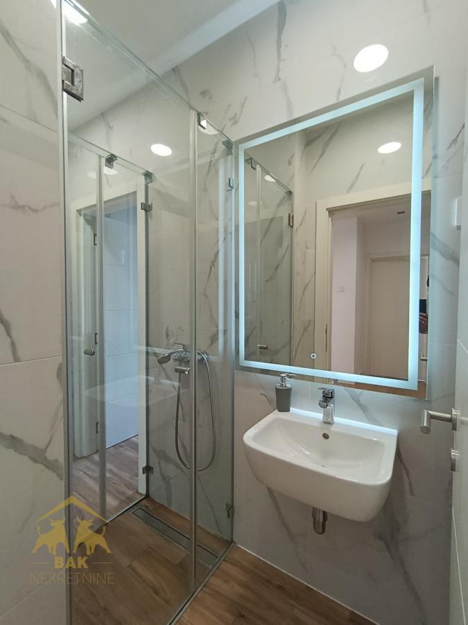 Luksuzan stan sa privatnim SPA i pogledom na Frušku goru – AVENIJA GARDEN
