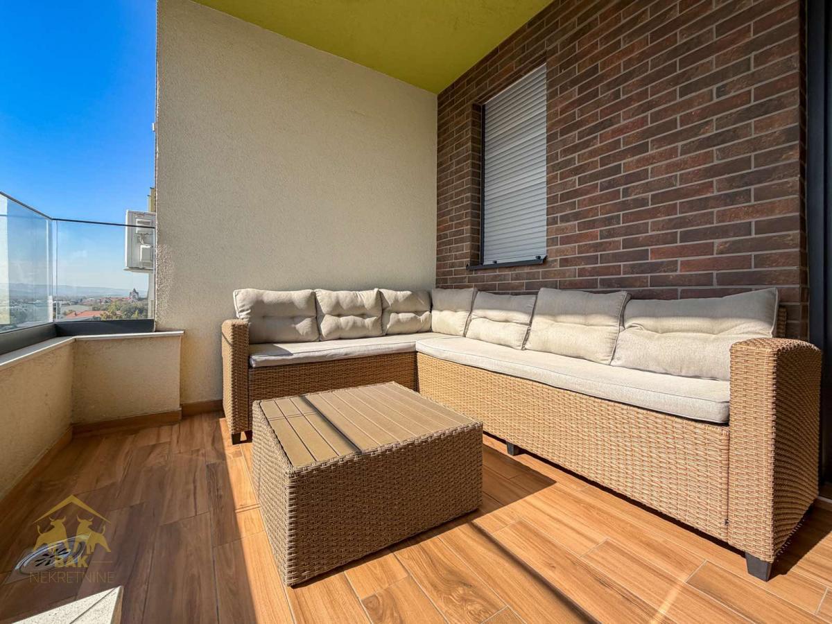 Luksuzan stan sa privatnim SPA i pogledom na Frušku goru – AVENIJA GARDEN