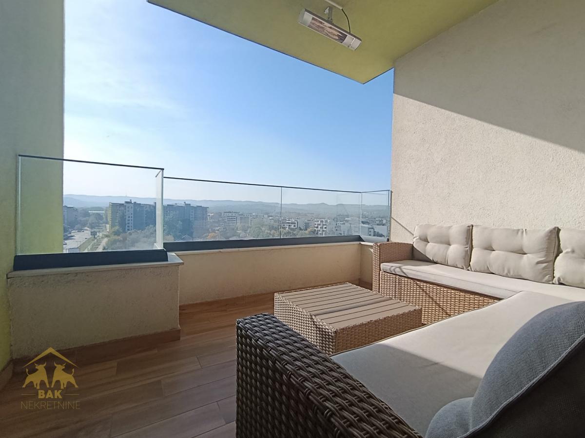 Luksuzan stan sa privatnim SPA i pogledom na Frušku goru – AVENIJA GARDEN