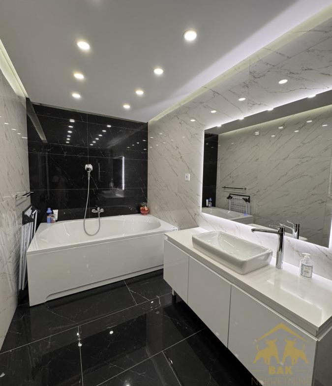 675