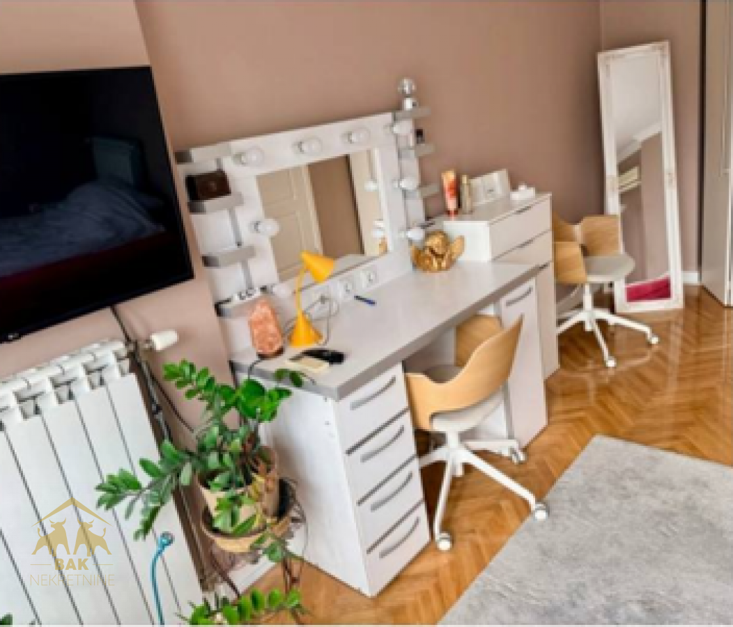 Luksuzna vila sa bazenom u prestižnom naselju Lipov gaj