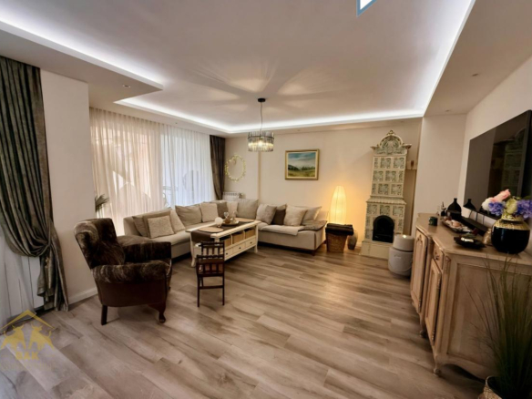 Luksuzna vila sa bazenom u prestižnom naselju Lipov gaj