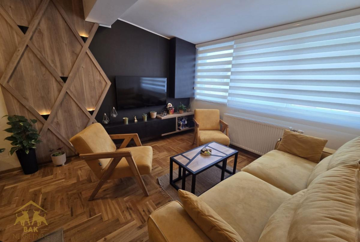 Lux četvorosoban duplex na Novoj Detelinari