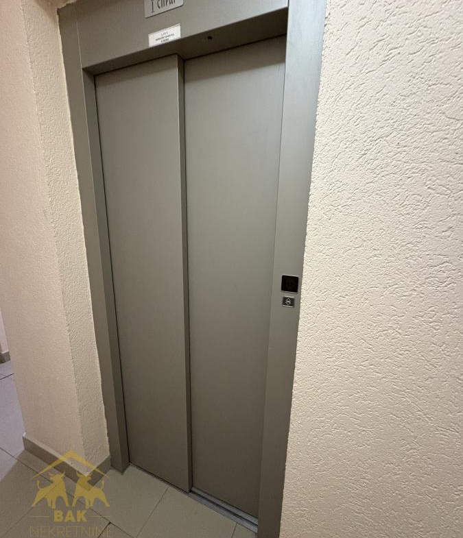 675