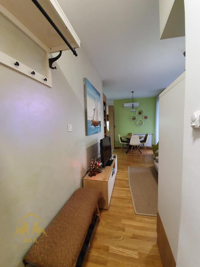 Moderna-namestena-garsonjera-u-blizini-Klinickog-centra-Vojvodine-12 Moderna nameštena garsonjera u blizini Kliničkog centra Vojvodine