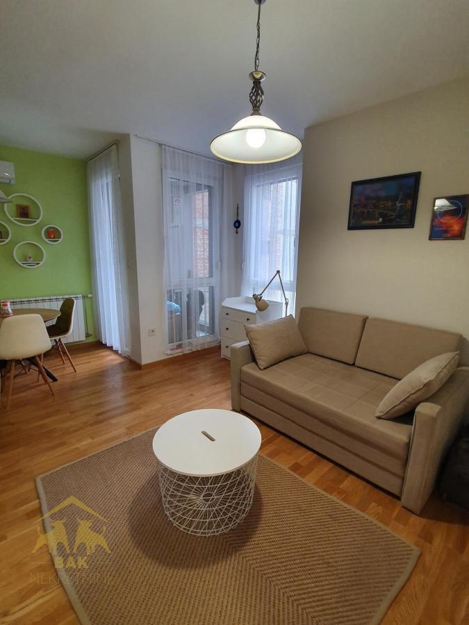 Moderna-namestena-garsonjera-u-blizini-Klinickog-centra-Vojvodine-6 Moderna nameštena garsonjera u blizini Kliničkog centra Vojvodine