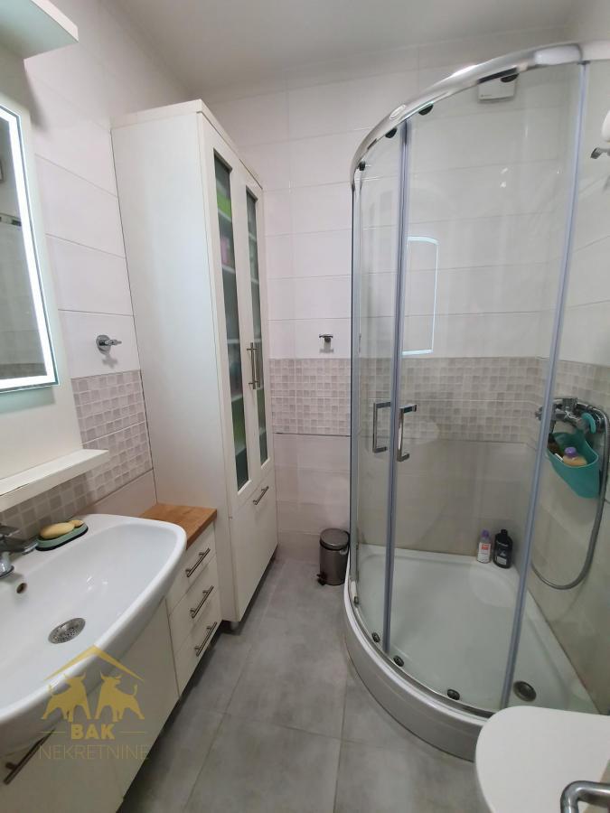 Moderna-namestena-garsonjera-u-blizini-Klinickog-centra-Vojvodine-9 Moderna nameštena garsonjera u blizini Kliničkog centra Vojvodine