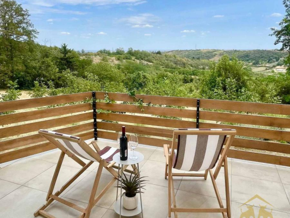 Oaza Stila i Tišine u Srcu Vinograda – Nova Vikendica u Sremskim Karlovcima, Sa 4100m² Prirodnog Raja