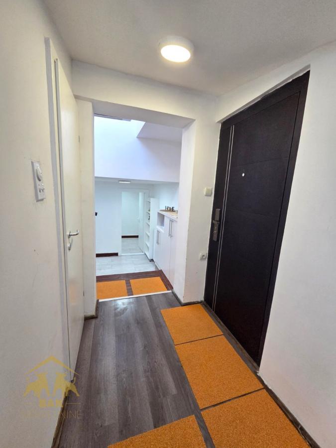 Odličan dvoiposoban dupleks sa terasom u Petrovaradinu