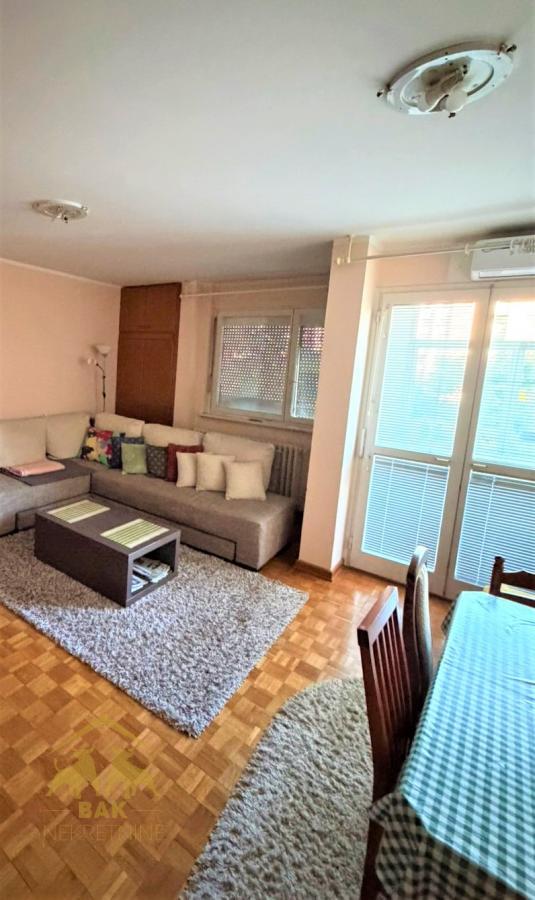 Odličan komforan dvosoban stan u blizini Limanske pijace