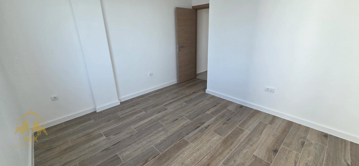 Odličan dvoiposoban stan u urbanoj vili na Telepu