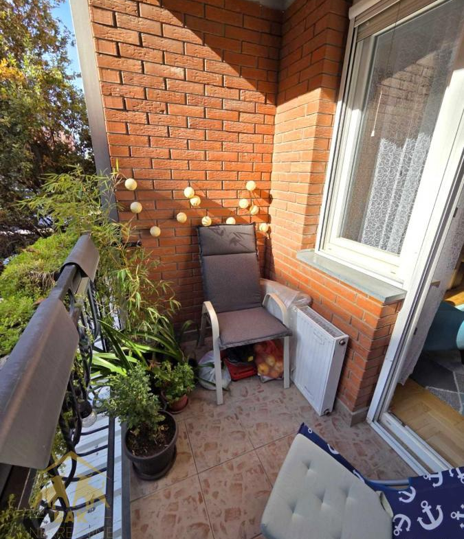 675