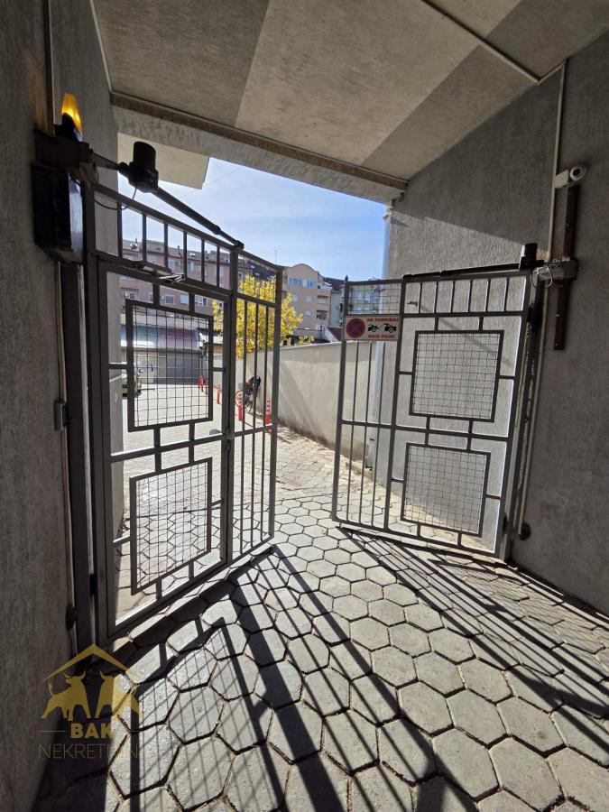 Odlican-dvoiposobnan-namesten-stan-sa-parkingom-na-Novoj-Detelinari-30 Odličan komforan dvosobnan namešten stan sa parkingom na Novoj Detelinari