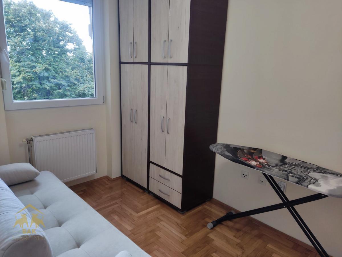 Odličan dvosoban stan u neposrednoj blizini Bulevara Evrope