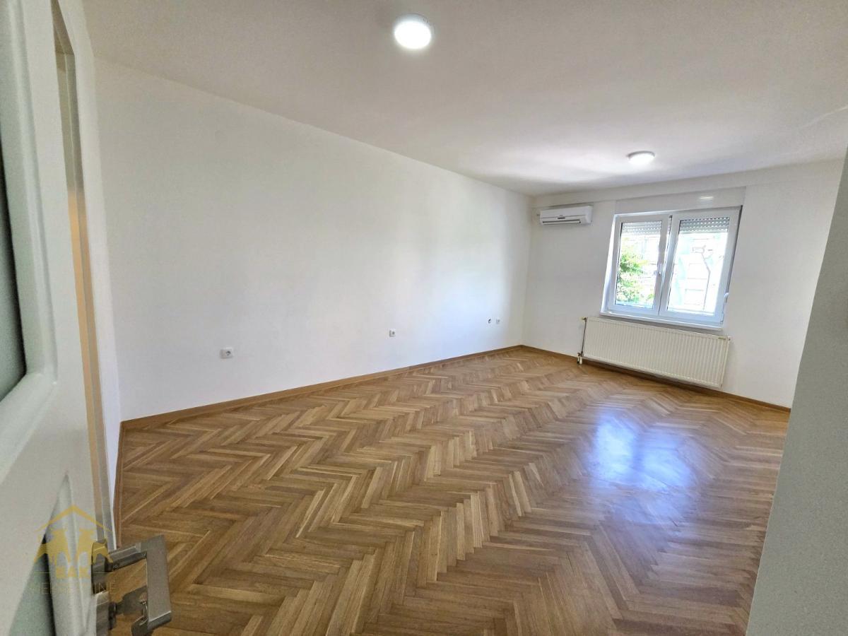 Odlican-dvosoban-svetao-stan-u-blizini-Sajma-3 Odličan dvosoban svetao stan u blizini Sajma