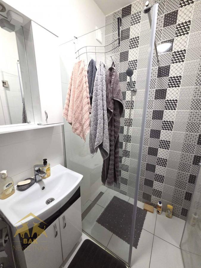 Odličan namešten jednoiposoban stan na Bulevaru Patrijarha Pavla