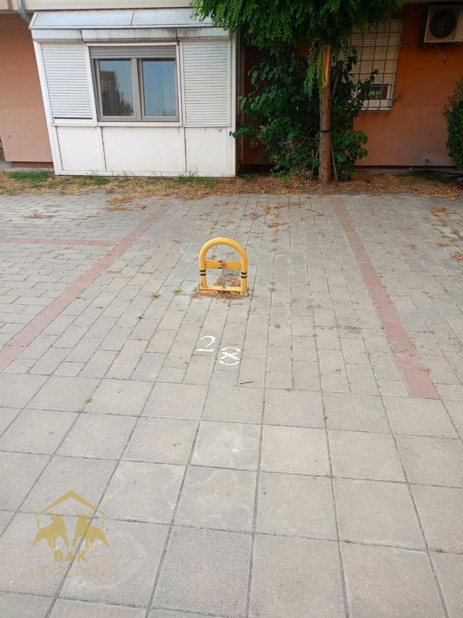Odlican-namesten-jednoiposoban-stan-sa-obezbedjenim-parking-mestom-na-Telepu-10 Odličan namešten jednoiposoban stan sa obezbeđenim parking mestom na Telepu