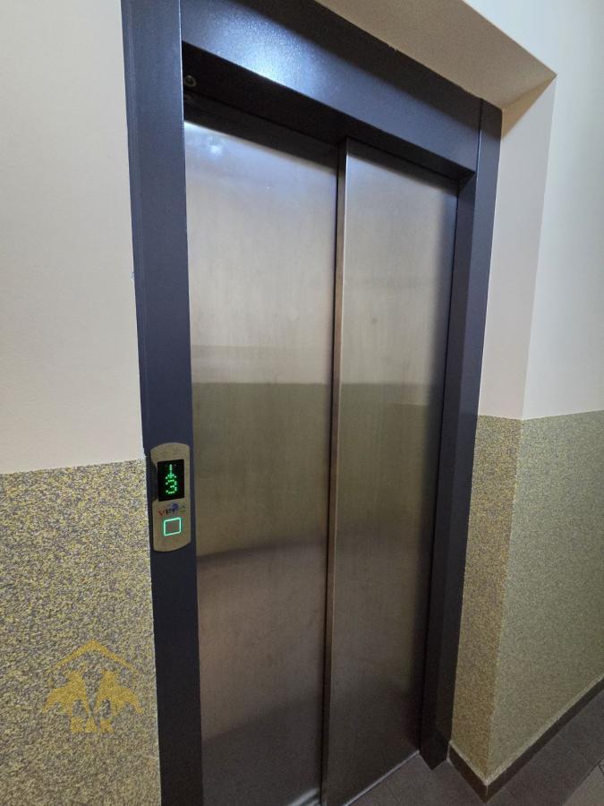 Odlican-namesten-jednoiposoban-stan-sa-obezbedjenim-parking-mestom-na-Telepu-11 Odličan namešten jednoiposoban stan sa obezbeđenim parking mestom na Telepu