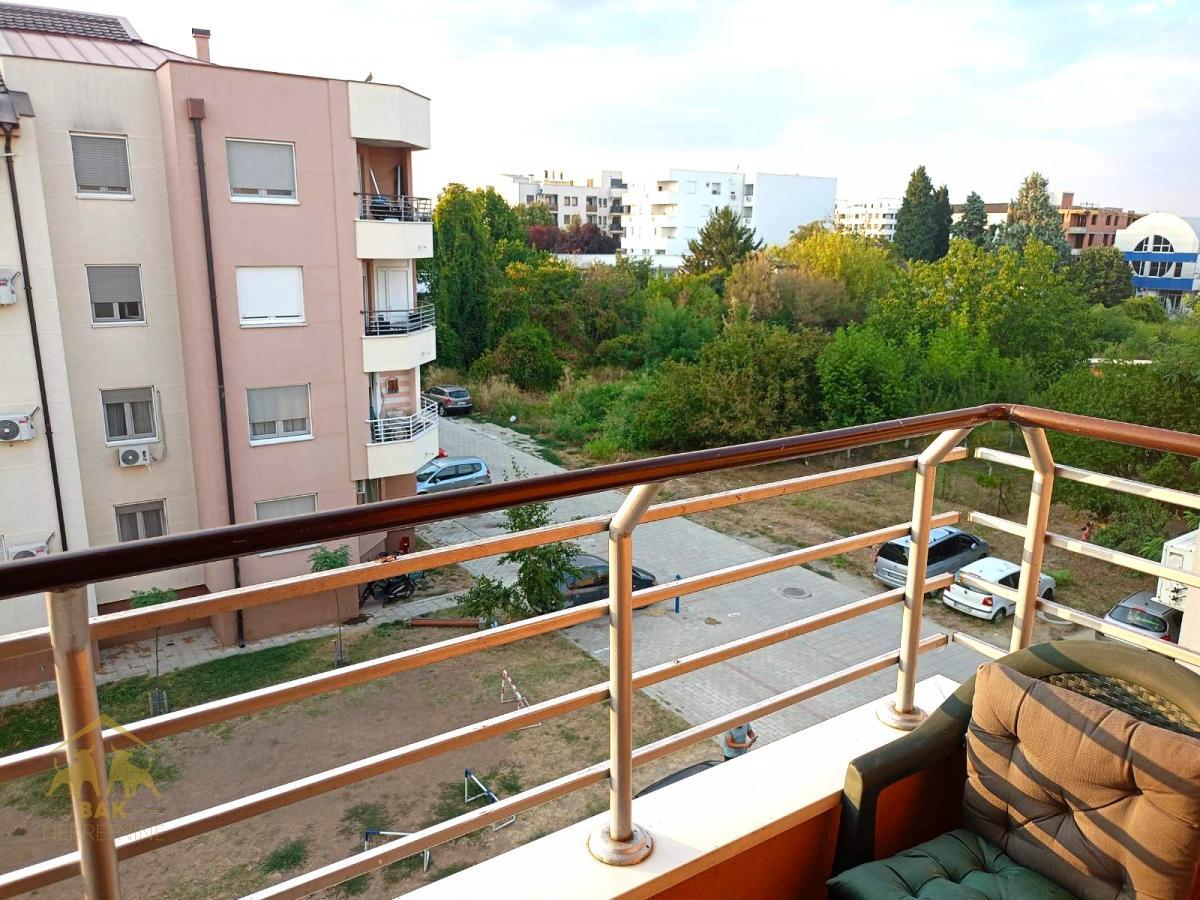 Odlican-namesten-jednoiposoban-stan-sa-obezbedjenim-parking-mestom-na-Telepu-9 Odličan namešten jednoiposoban stan sa obezbeđenim parking mestom na Telepu