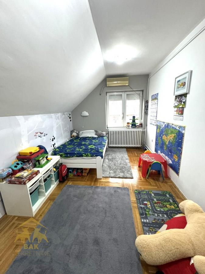 Odličan namešten trosoban DUPLEX na Novoj Detelinari