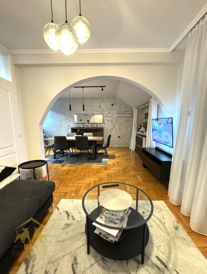 Odličan namešten trosoban DUPLEX na Novoj Detelinari
