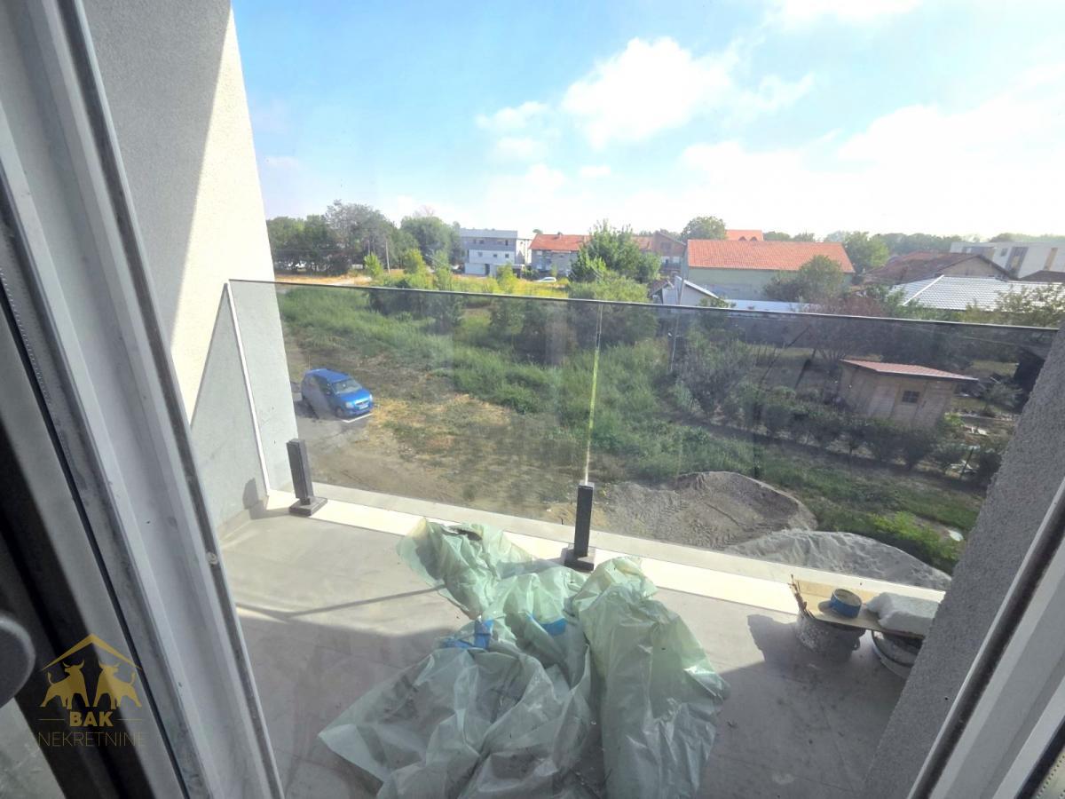 Odličan nov jedoiposoban stan sa velikom terasom – Vidovdansko naselje