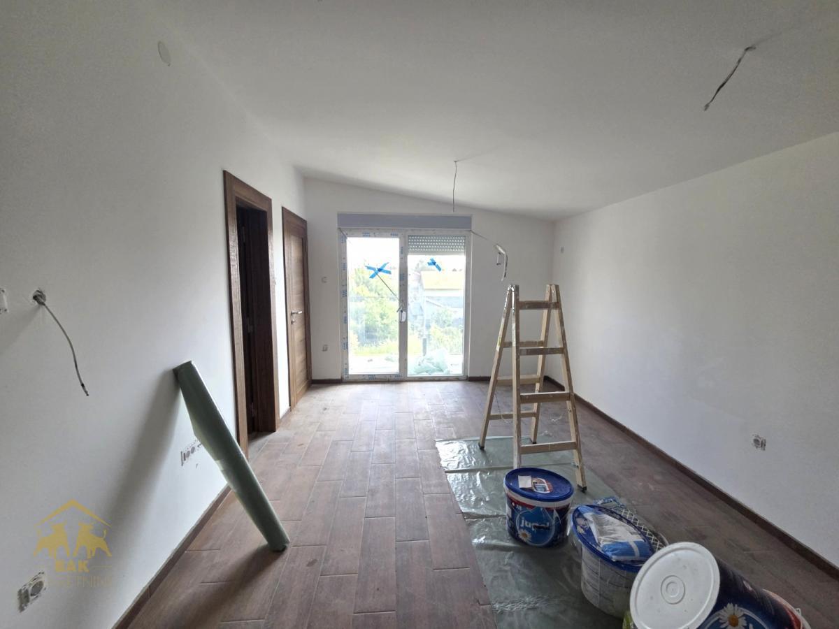 Odličan nov jedoiposoban stan sa velikom terasom – Vidovdansko naselje