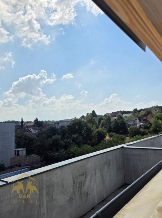 Odličan nov trosoban dupleks na Petrovaradinu