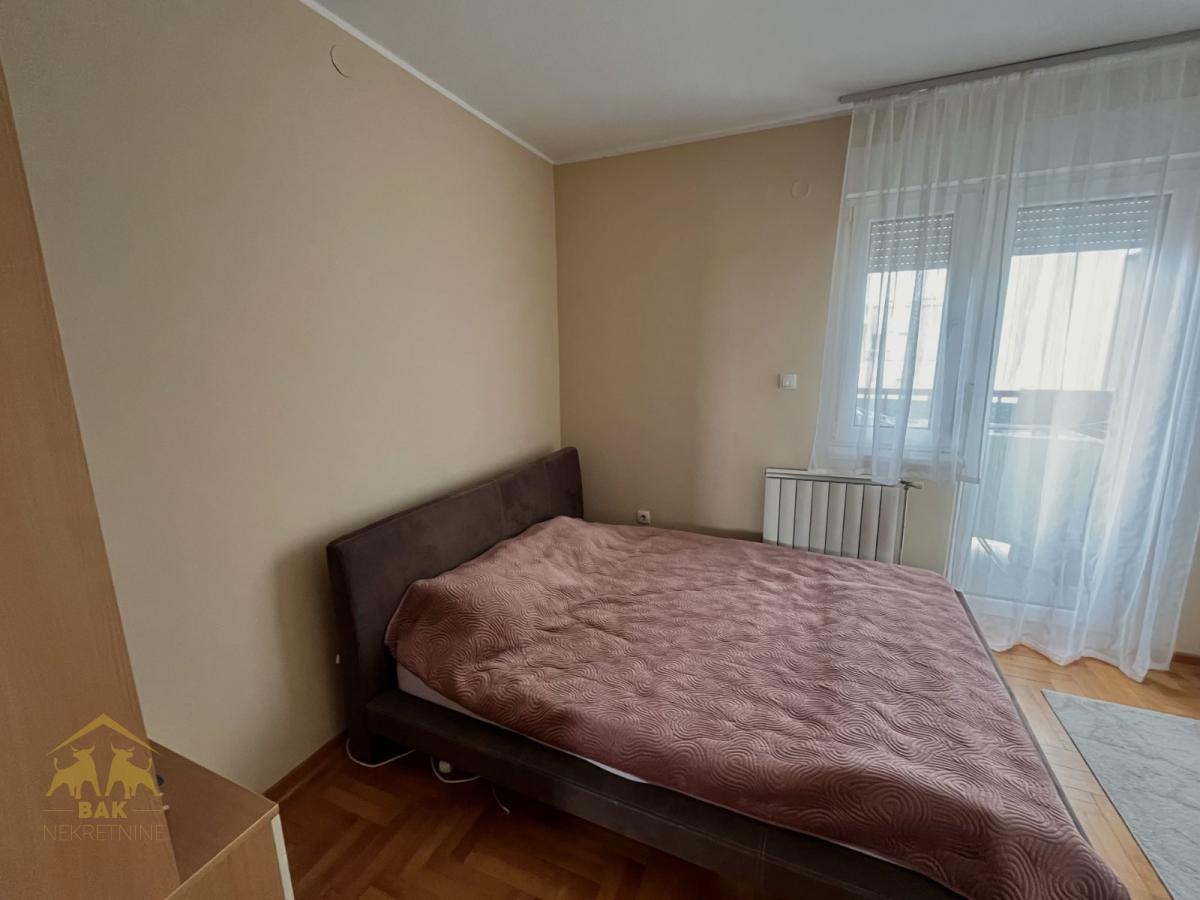 Odličan trosoban stan na Jugovićevu