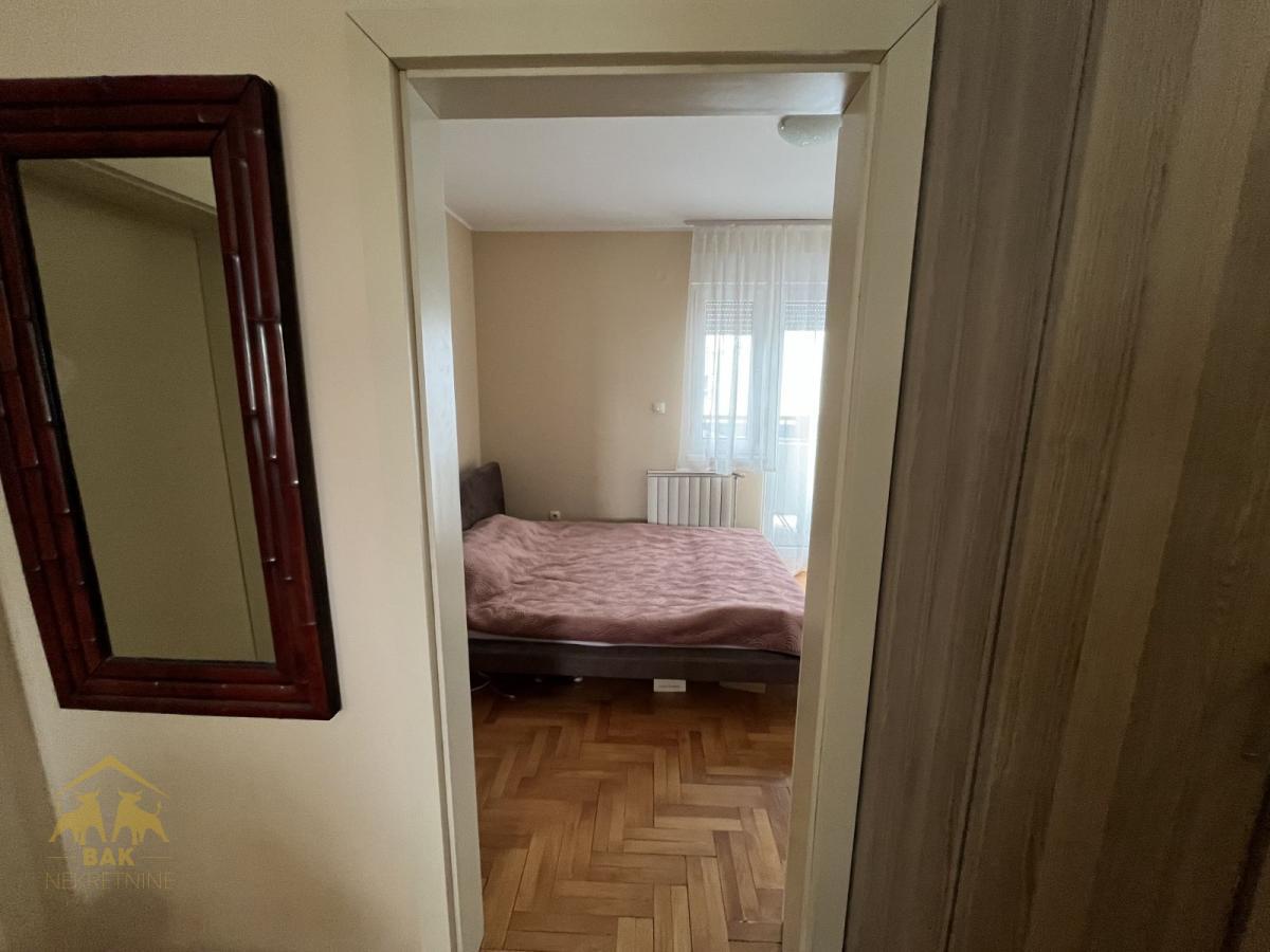 Odličan trosoban stan na Jugovićevu