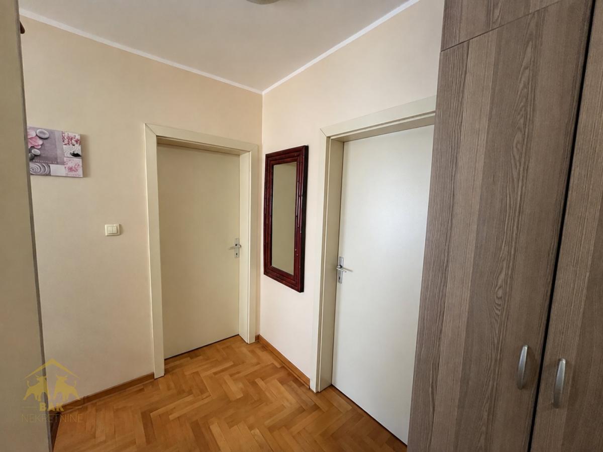 Odličan trosoban stan na Jugovićevu