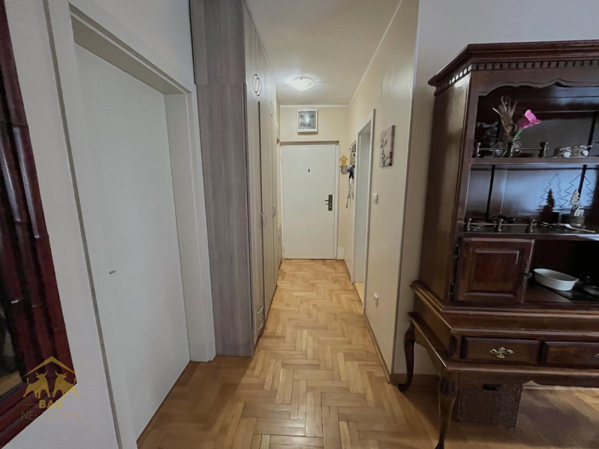 Odličan trosoban stan na Jugovićevu