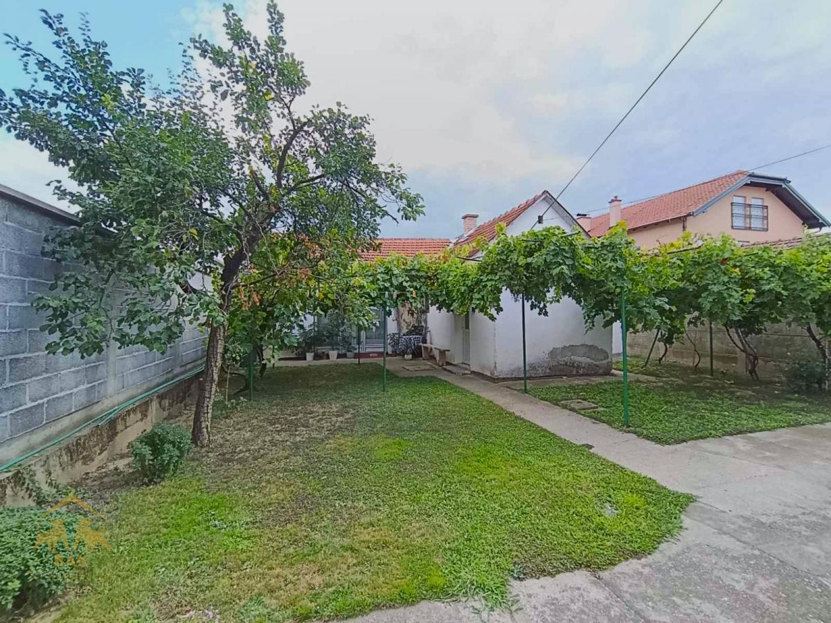 Porodična spratna kuća u Novom Futogu