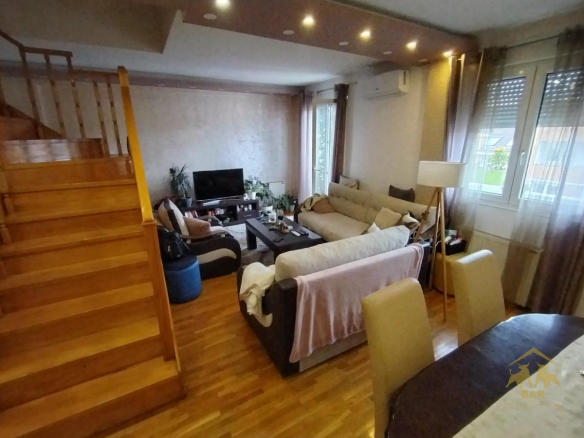 Prelep dupleks na Novoj Detelinari