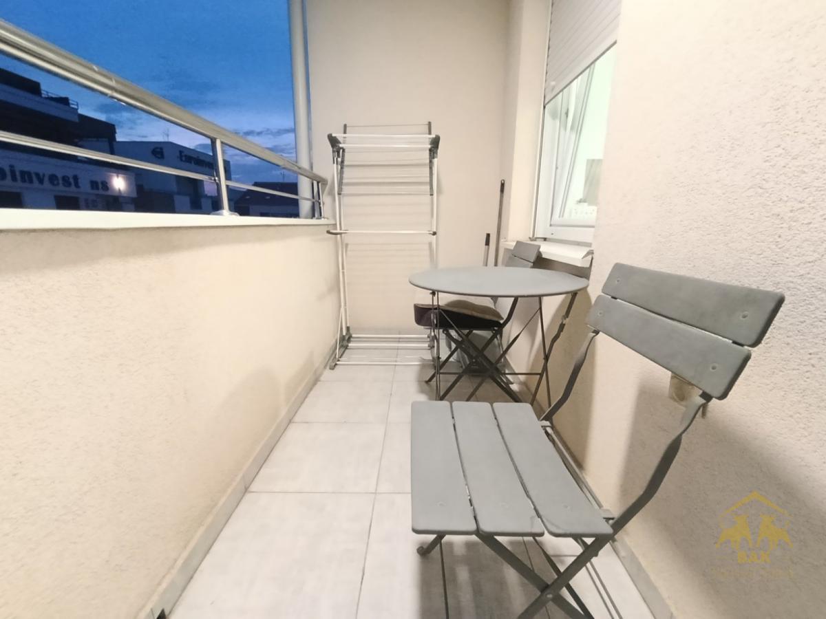 Prelep dvosoban stan na Novoj Detelinari