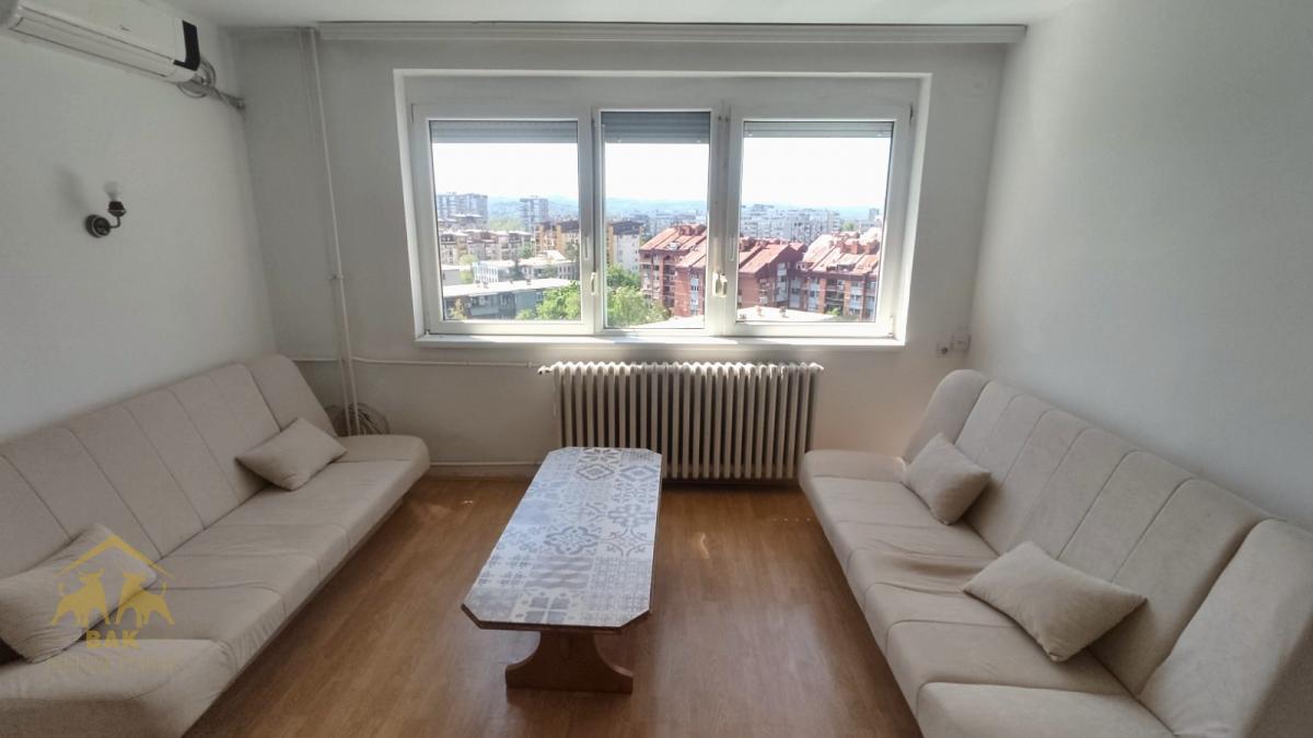 Prelep, osvetljen trosoban stan na Limanu 1