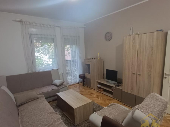 Prelepa garsonjera na Novoj Detelinari