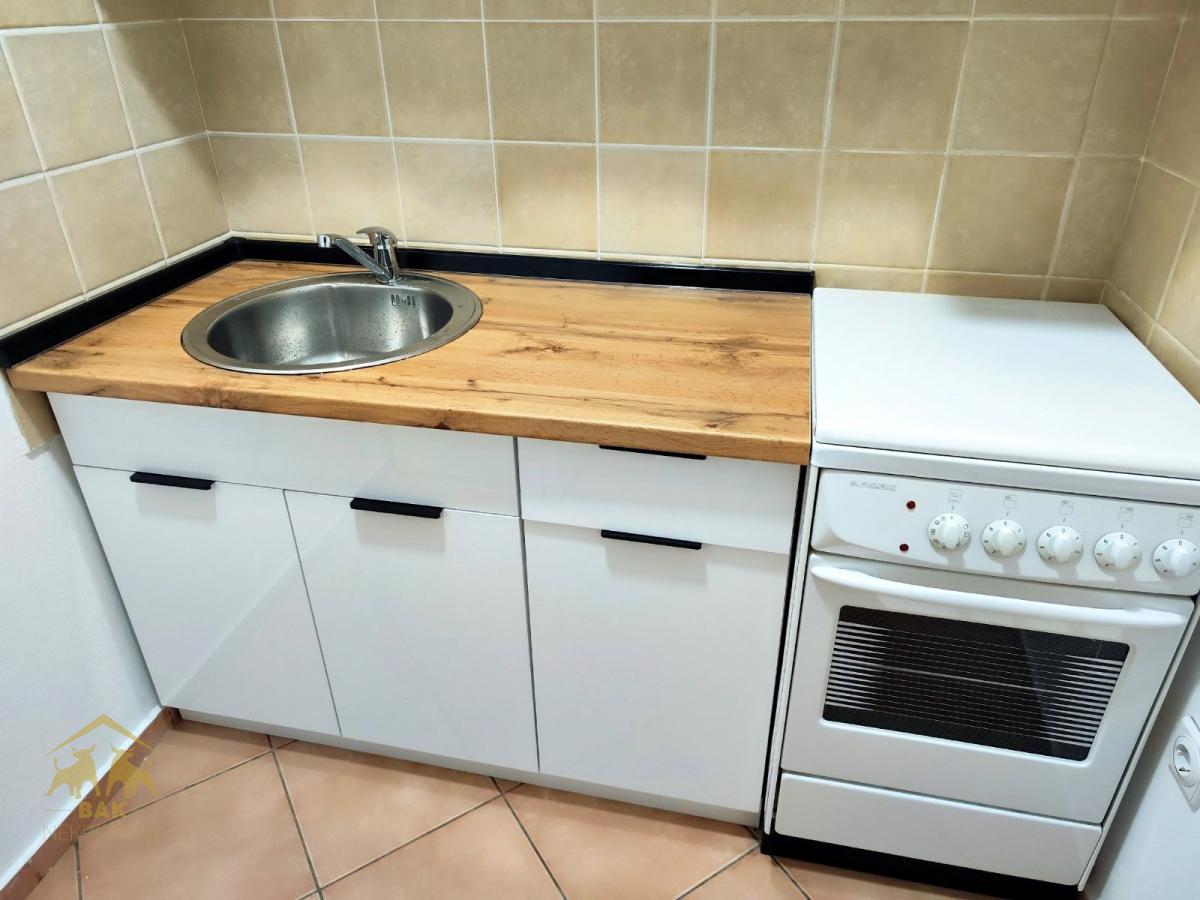 Prelepa nameštena garsonjera na Podbari