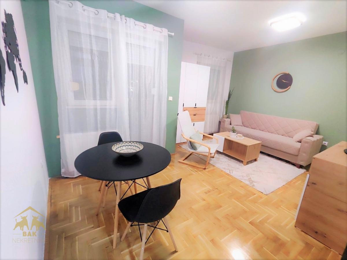 Prelepa nameštena garsonjera na Podbari