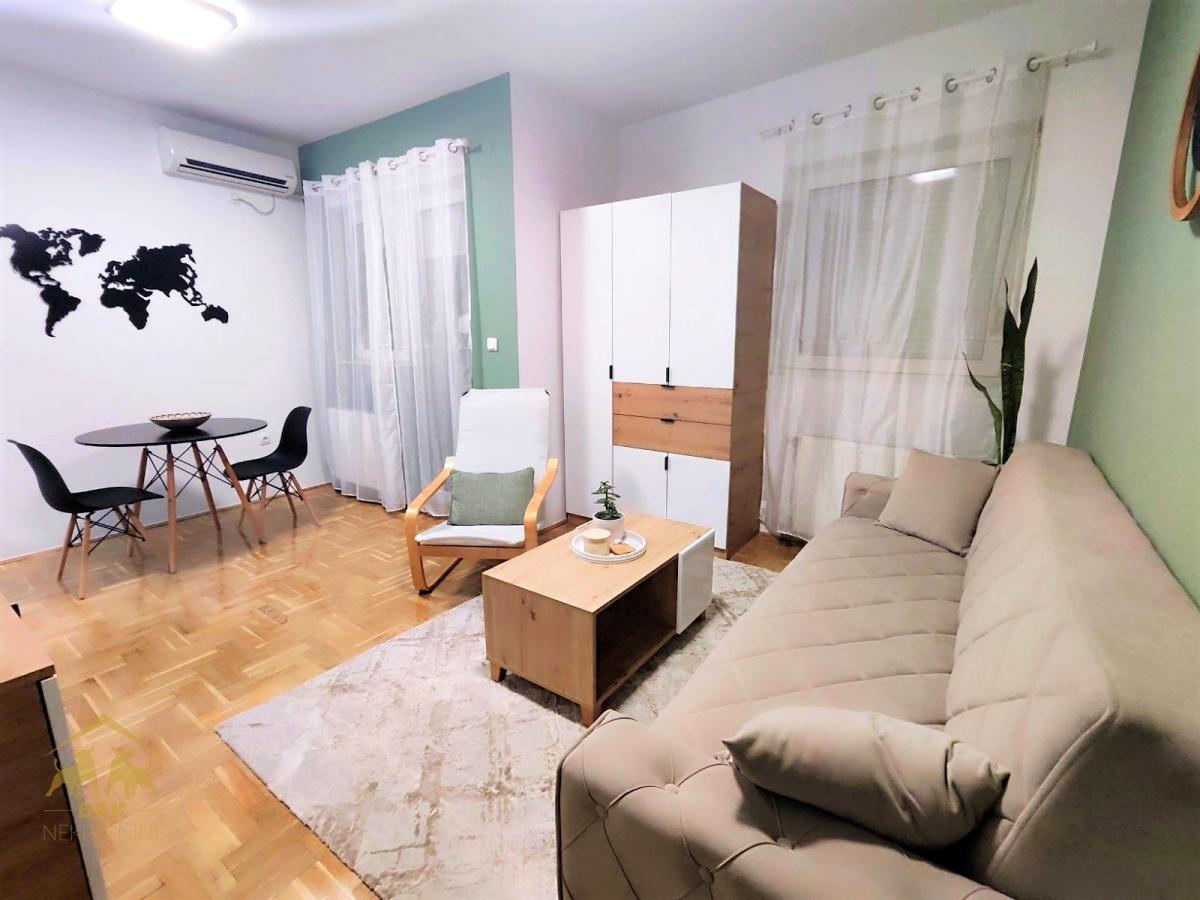 Prelepa nameštena garsonjera na Podbari
