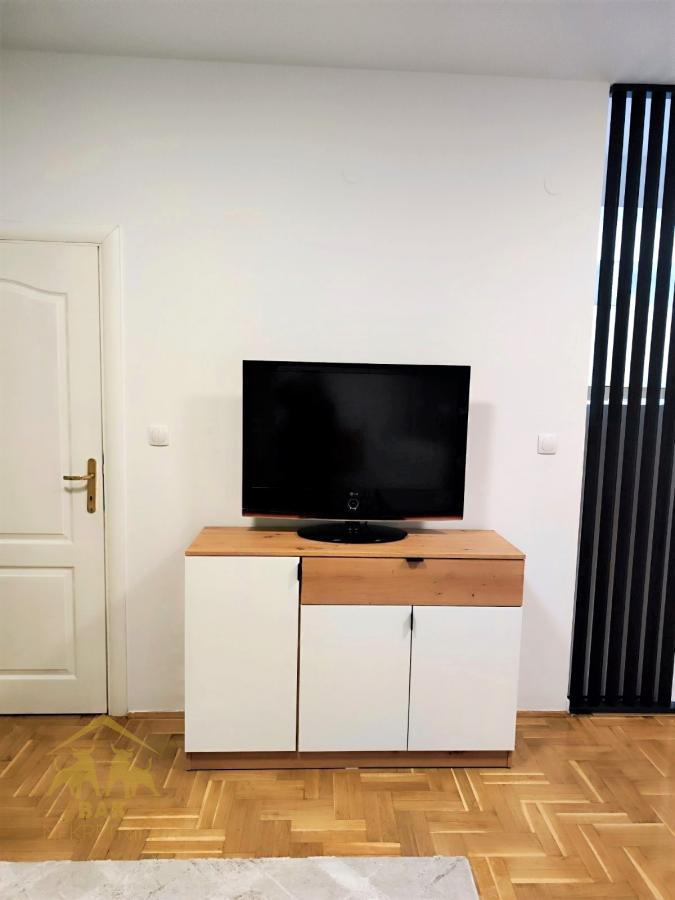 Prelepa nameštena garsonjera na Podbari
