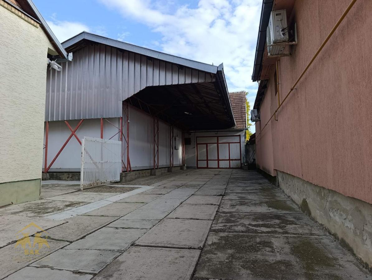 Proizvodni pogon sa kućom u Ravnom selu