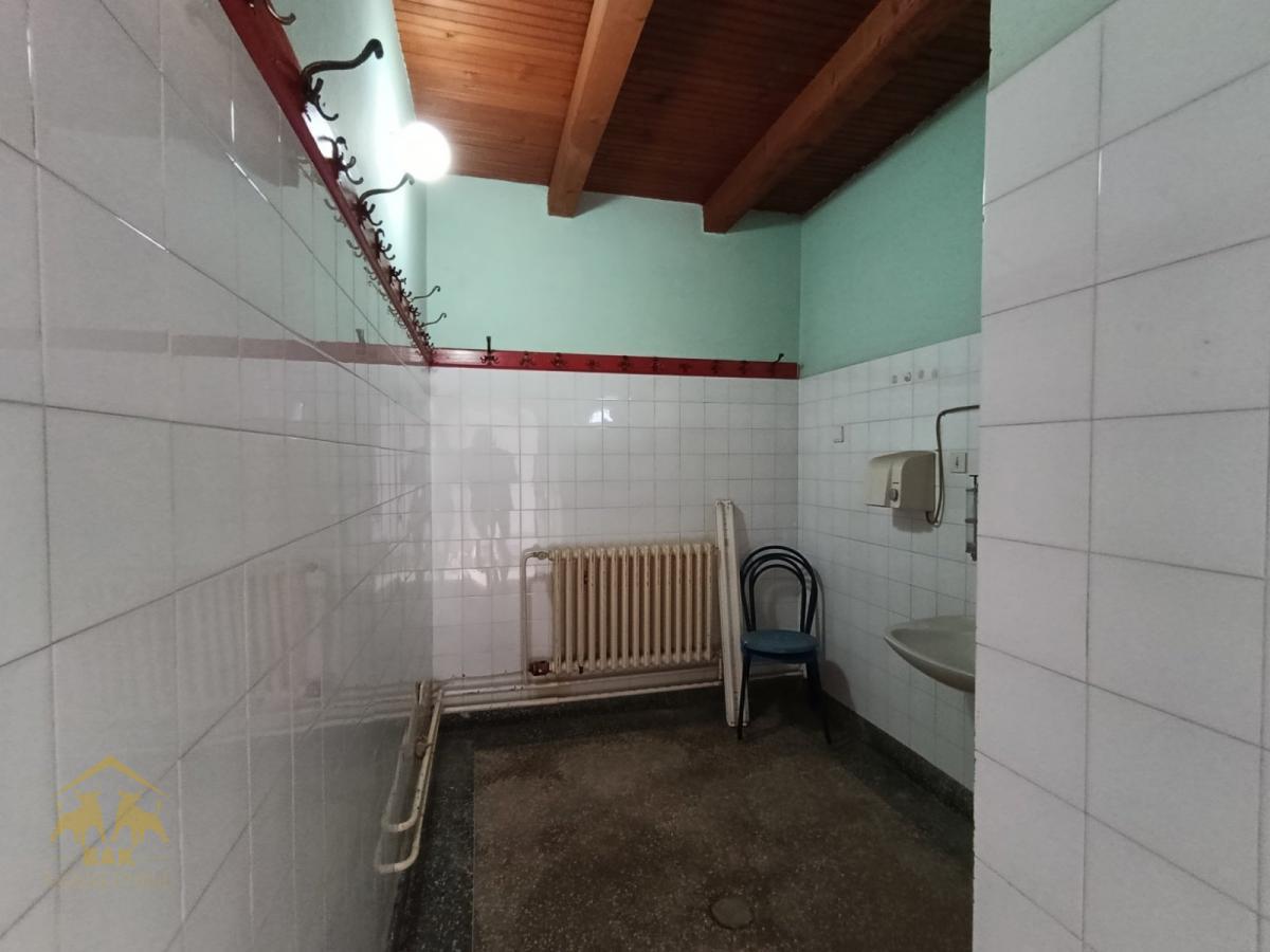 Proizvodni pogon sa kućom u Ravnom selu