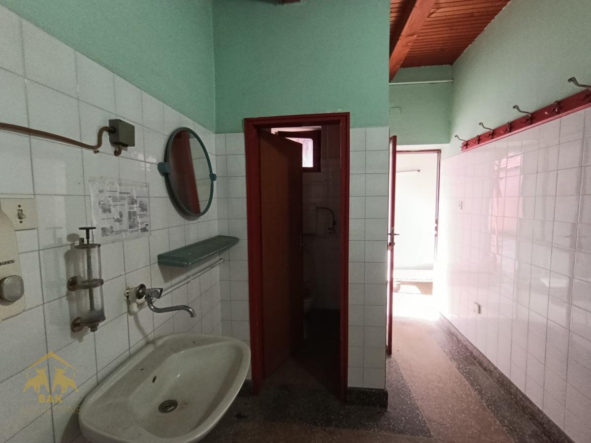 Proizvodni pogon sa kućom u Ravnom selu