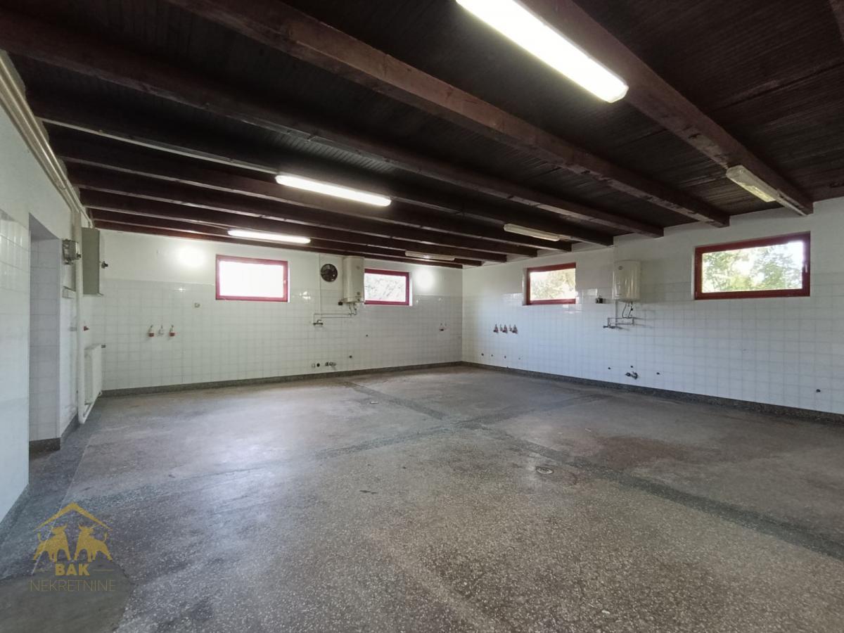 Proizvodni pogon sa kućom u Ravnom selu