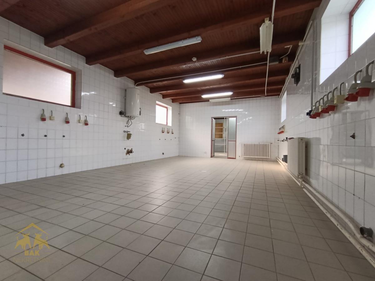Proizvodni pogon sa kućom u Ravnom selu