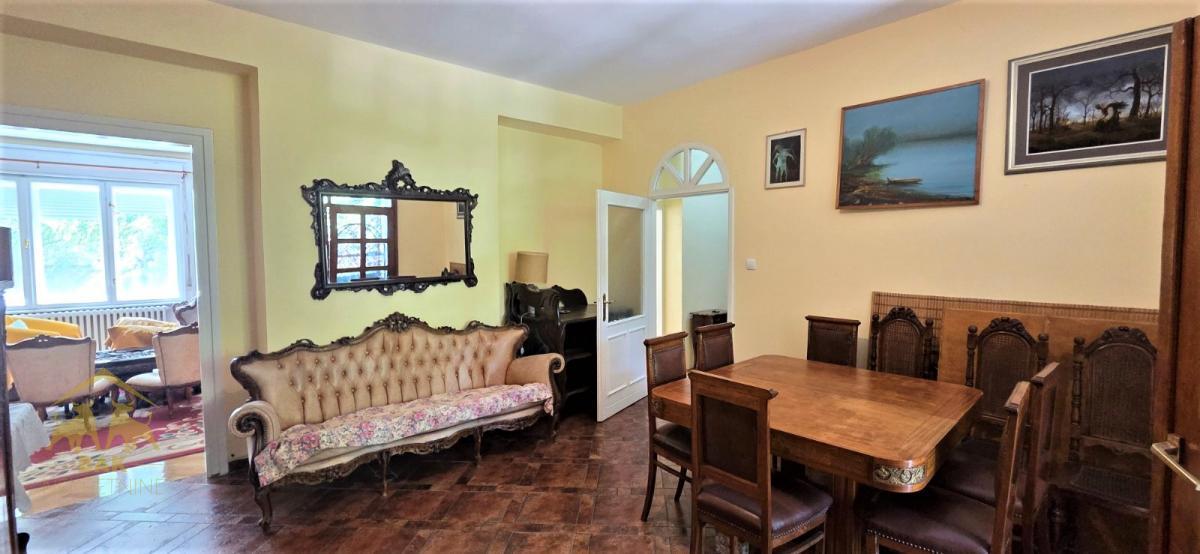 Salonski dvosoban stan u strogom centru grada