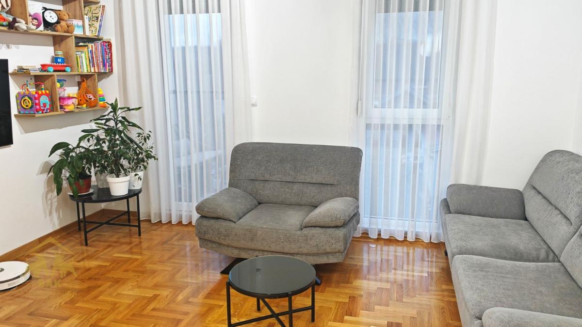 Sjajan namešten dvosoban stan na Adicama