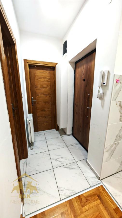 Sjajan namešten dvosoban stan na Adicama
