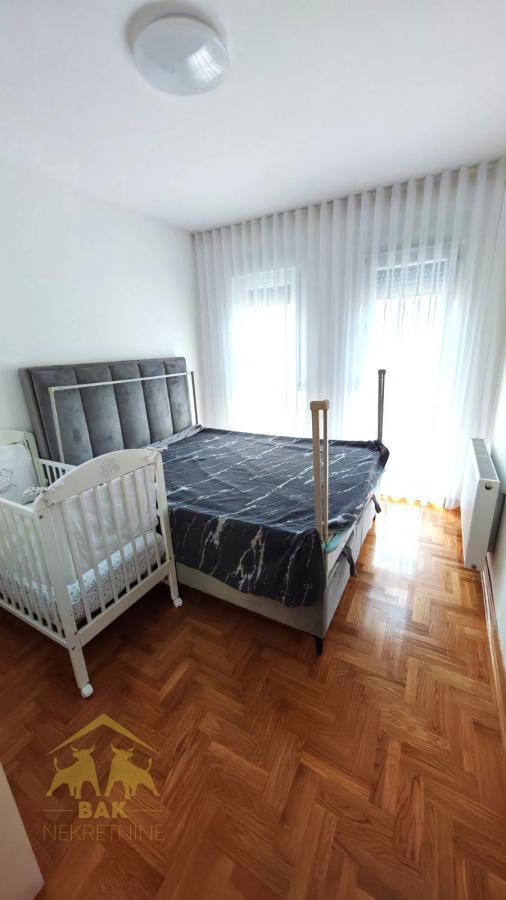 Sjajan namešten dvosoban stan na Adicama